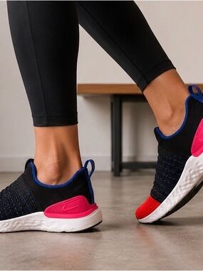 Nike React Phantom Run Flyknit 2 Women's Size 8 Running Shoes Bright Crimson